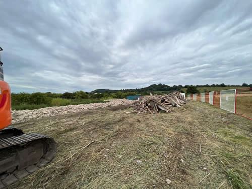 Bens Demolition Division job Demolition old farm buildings for Chappell and Dix photo number 4