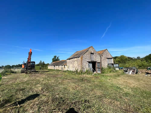 Bens Demolition Division job Demolition old farm buildings for Chappell and Dix photo number 12