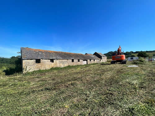 Bens Demolition Division job Demolition old farm buildings for Chappell and Dix photo number 13