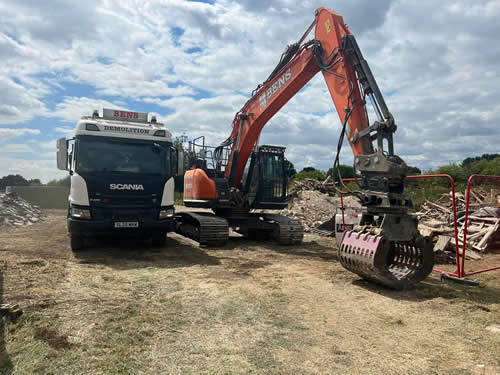 Bens Demolition Division job Demolition old farm buildings for Chappell and Dix photo number 16