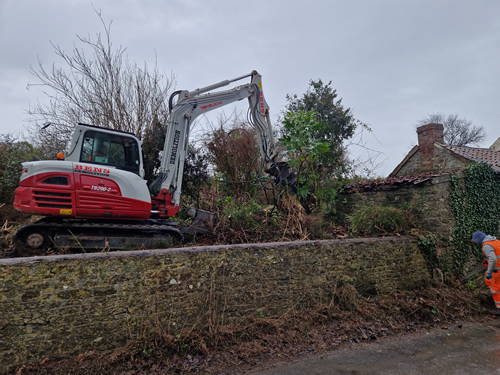 Bens Demolition Division job Vicarage Lane, Olveston photo number 4