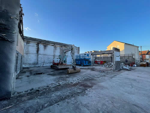 Bens Demolition Division job Demolition of commercial unit in Gloucester Road, Bristol for T.W. Parker photo number 8