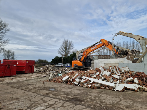 Bens Demolition Division job Kendalshire Golf Club old ground keeps sheds photo number 3