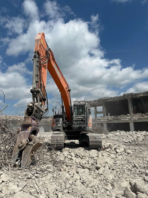 Bens Demolition Division job Demolition of 10 acre factory site photo number 48