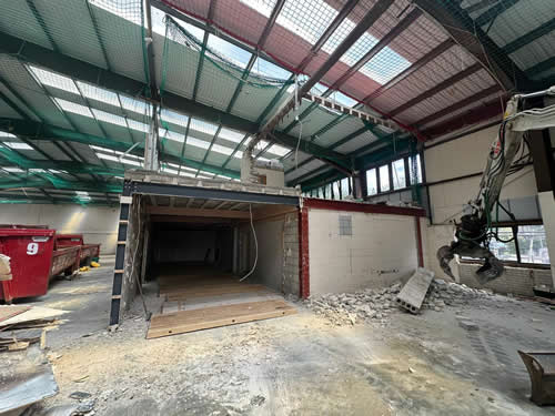 Bens Demolition Division job Warehouse Demolition in Swindon photo number 4