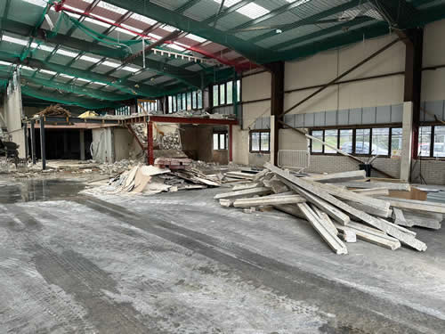 Bens Demolition Division job Warehouse Demolition in Swindon photo number 5