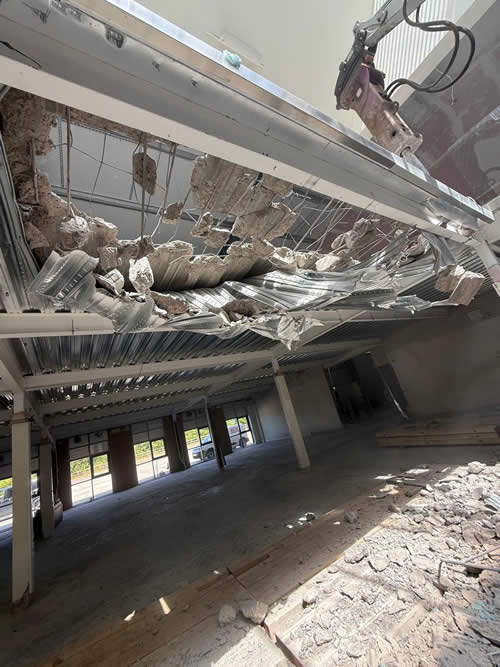 Bens Demolition Division job Remove large concrete mezzanine floor and large  soft strip of  office  Thornbury photo number 14