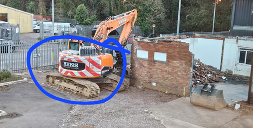 Bens Demolition Division job Demo for Swanmac Ltd. Carefully demolish old premises photo number 11