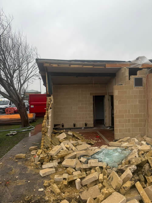 Bens Demolition Division job Hans Price Academy, Weston-s-Mare, Demolition of changing rooms photo number 3