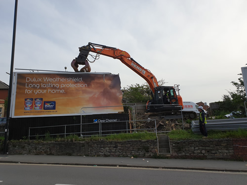 Bens Demolition Division job Airballoon Road, St George, Bristol for TLC Chamberlain and Sons photo number 4