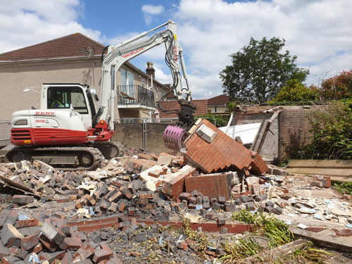 Bens Demolition Division job House Demolition, Grantham Road, Kingswood for Bristol TLC Chamberlain and Sons photo number 8