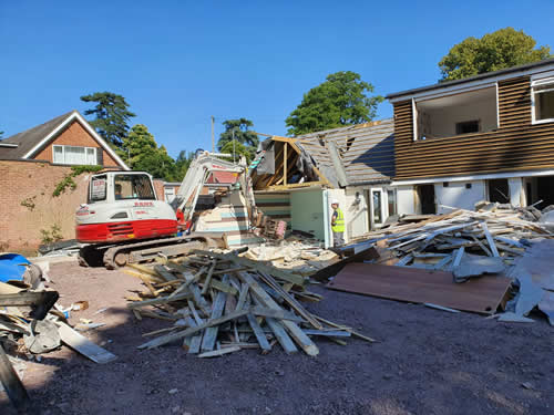 Bens Demolition Division job House demolition in Bracknell For Lancer Scott photo number 5