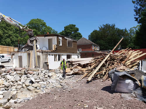 Bens Demolition Division job House demolition in Bracknell For Lancer Scott photo number 9