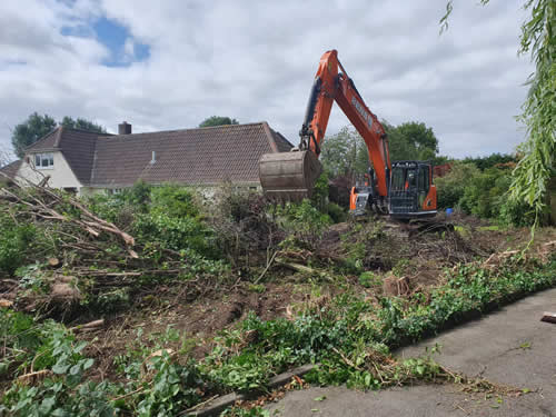 Bens Demolition Division job House demolition in Merrymead, Alveston photo number 4