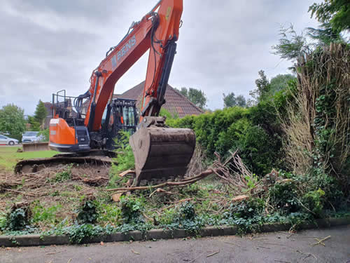 Bens Demolition Division job House demolition in Merrymead, Alveston photo number 5