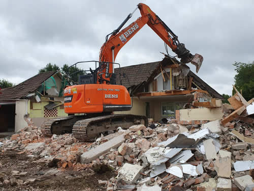 Bens Demolition Division job House demolition in Merrymead, Alveston photo number 19