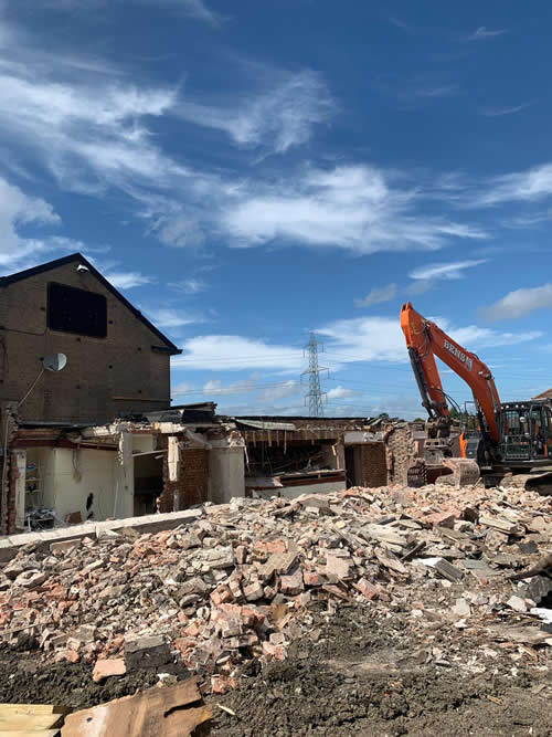 Bens Demolition Division job The Golden Bottle Pub, Constable Road, Lockleaze, Bristol photo number 4