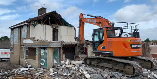 Bens Demolition Division job The Golden Bottle Pub, Constable Road, Lockleaze, Bristol photo number 6