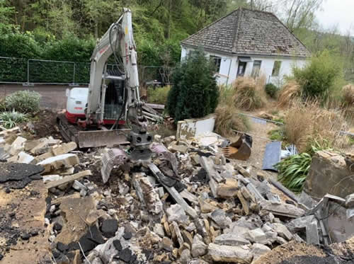 Bens Demolition Division job House in Cirencester for CHAPPELL & DIX LIMITED photo number 13