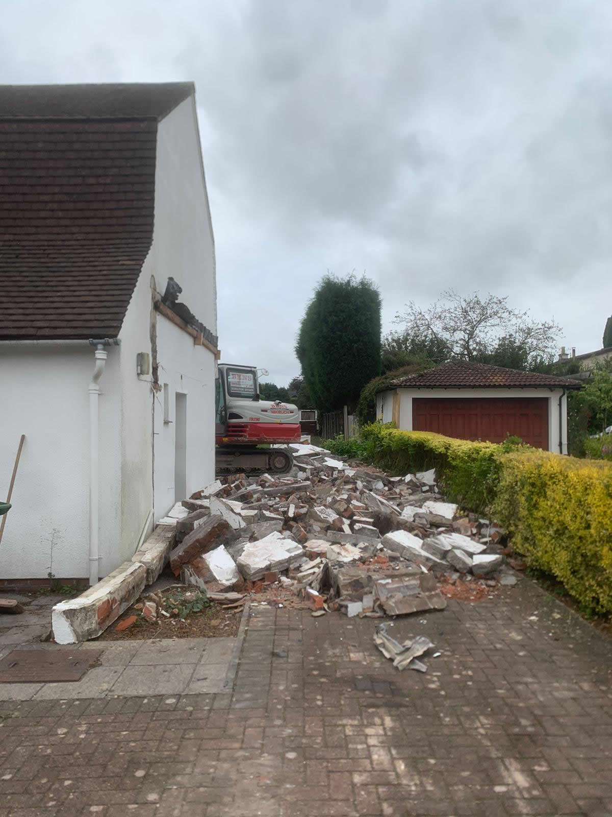 Bens Demolition Division job Demolition of Garage at side of house photo number 4