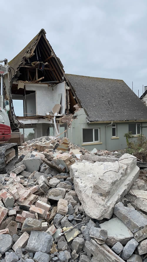 Bens Demolition Division job House demolition in Ogmore-by-Sea, Bridgend photo number 9