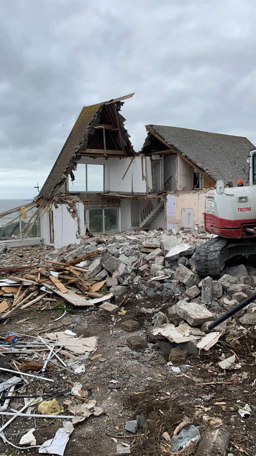 Bens Demolition Division job House demolition in Ogmore-by-Sea, Bridgend photo number 10