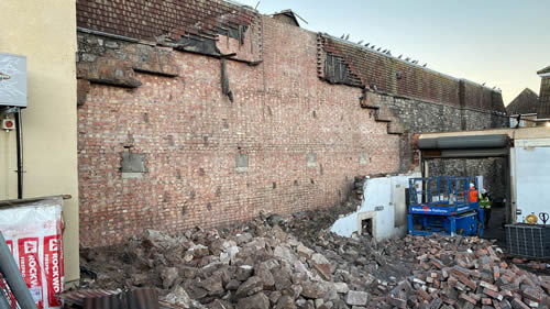 Bens Demolition Division job Old garage in Portishead for Spiller Builders photo number 13