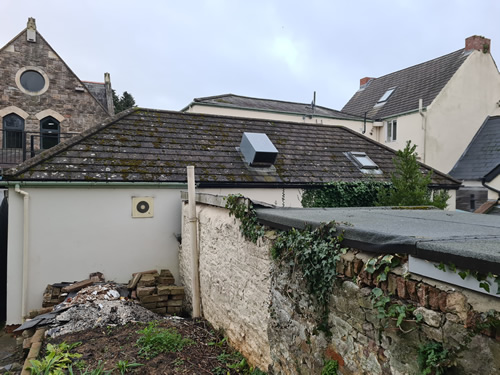 Bens Demolition Division photo Rear of castle pub Chestow