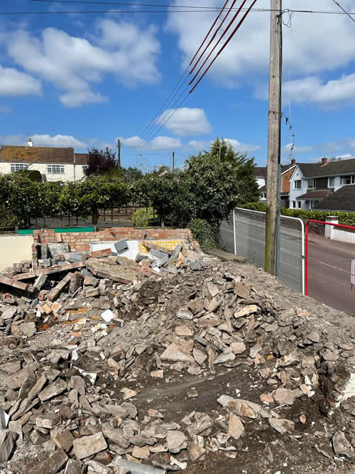 Bens Demolition Division job House demolition, Down Road, Winterboure photo number 3