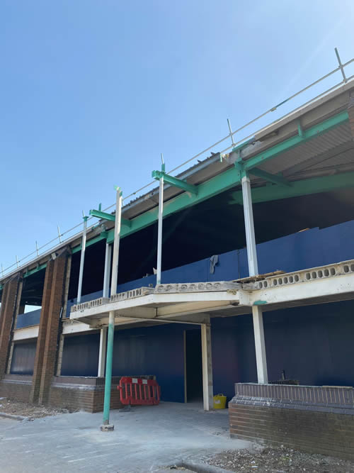 Bens Demolition Division job Office, warehouse, mezzanine strip out back to core. Pexhurst, Slough photo number 10